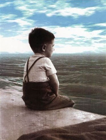 «El niño que miraba el mar»