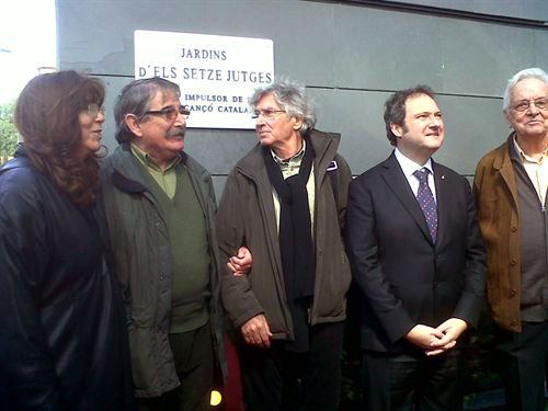 De izquierda a derecha: Maria del Mar Bonet, Martí Llaurador, Joan Ramon Bonet, Jordi Hereu y Lluís Serahima. © EP