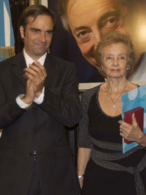 El ministro presidente del Consejo Nacional de la Cultura y las Artes, Luciano Cruz-Coke y Lilian Clark, madre de Gustavo Cerati. © La Segunda Online