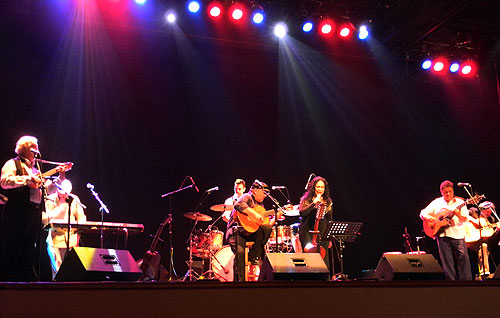 Horacio Salinas, Éva Ayllón y José Seves en el Teatro Nescafé. © Víctor Tapia