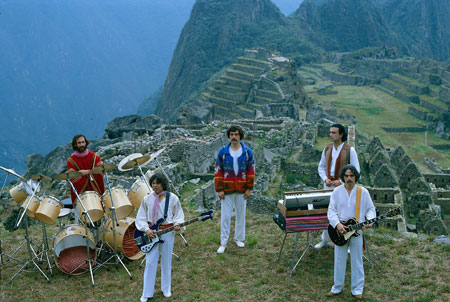 Los Jaivas en el Machu Picchu cuando se publicó «Alturas de Macchu Picchu». 