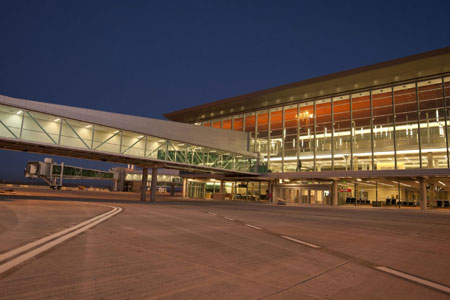 La terminal «Mercedes Sosa» del Aeropuerto Internacional de Ezeiza. 