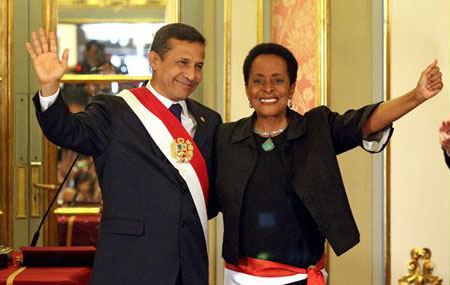 Ollanta Humala, Presidente del Perú con la Ministra de Cultura Susana Baca. 