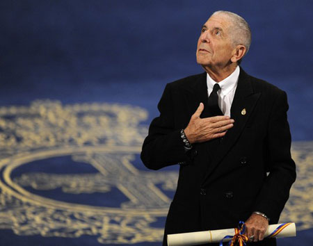 Leonard Cohen tras recibir el Premio Príncipe de Asturias de las Letras en Oviedo. © Eloy Alonso/REUTERS