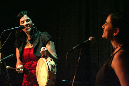 Georgina Hassan y Marta Gómez en Barcelona. © Xavier Pintanel