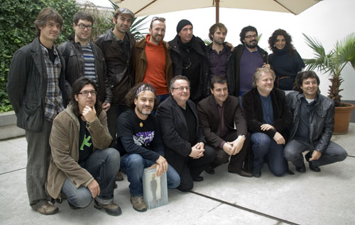 Los miembros del jurado junto a los premiados y finalistas del IV Premio Miquel Martí i Pol. © Xavier Pintanel