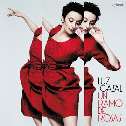 Portada del disco «Un ramo de rosas» de Luz Casal. 