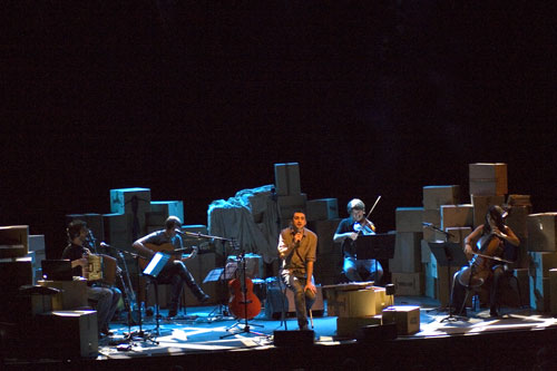 Feliu Ventura en la presentación de «Música i lletra» en el Auditori de Barcelona el pasado 15 de octubre de 2011. © Xavier Pintanel