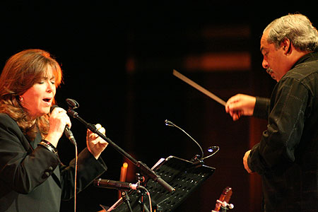 Maria del Mar Bonet y Enrique Pérez-Mesa. © Xavier Pintanel