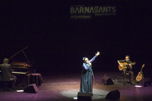 Martirio acompañada al piano por Jesús Lavilla y Raúl Rodríguez. © Xavier Pintanel