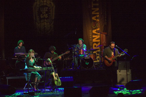 Maria José Hernández y su banda en la Sala Luz de Gas, dentro del Festival BarnaSants 2012 © Xavier Pintanel