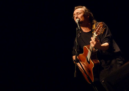 Joan Amèric en la Sala Zitarrosa. © Josep Maria Hernández Ripoll