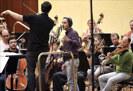 Jorge Drexler con la Orquesta Sinfónica de Euskadi (OSE). © EFE