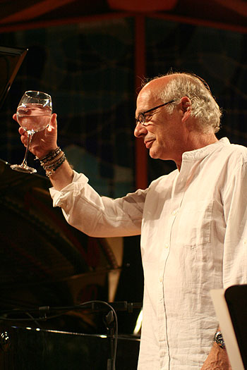 Joan Isaac en el Auditori Pau Casals de El Vendrell. © Xavier Pintanel