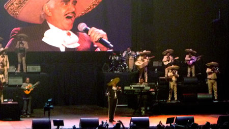 Vicente Fernández en su despedida del público de Madrid. © José Tomás Agudo