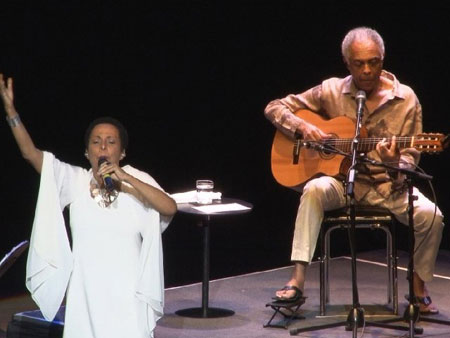 Susana Baca y Gilberto Gil en el concierto ofrecido el pasado viernes en Lima. © RPP