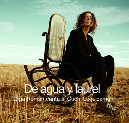 Portada del disco «De agua y laurel» de Olga Román.