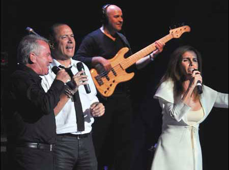 José Antonio Rodríguez con Ana Belén y Víctor Manuel en 2010.