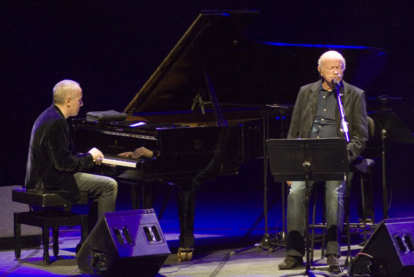 Gino Paoli con el pianista Danilo Rea. © Xavier Pintanel