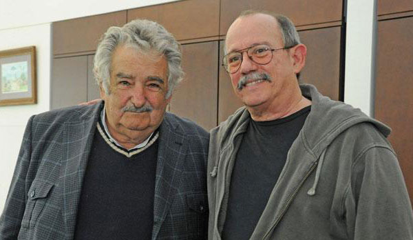 El presidente uruguayo José Mujica con Silvio Rodríguez.