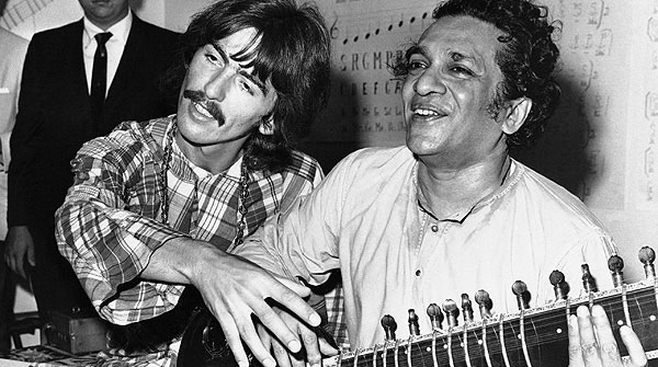 George Harrison y Ravi Shankar.