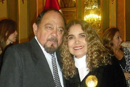 Víctor Merino con Tania Libertad.