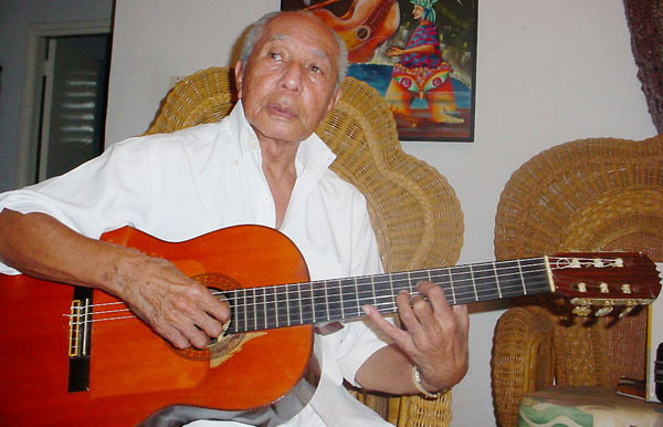 César Portillo de la Luz © Ernesto Mastrascusa