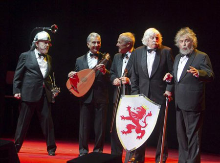 Fotografía tomada el pasado 12 de marzo en la que se registró al quinteto argentino Les Luthiers, durante el espectáculo «Lutherapia» en Zaragoza (España).
