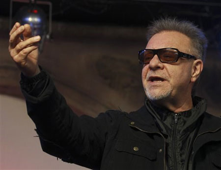 León Gieco durante una conferencia de prensa en La Paz, Bolivia, el miércoles 10 de julio de 2013. © Juan Karita/AP