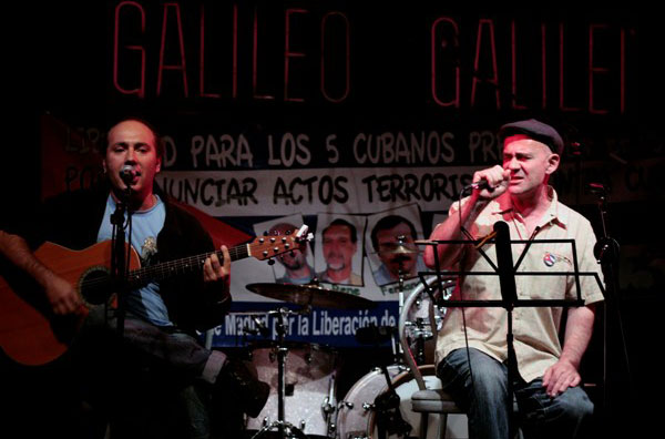 Armando Martínez y Germán Coppini en la Sala Galileo-Concierto «Por la liberación de los cinco». © Juan Miguel Morales