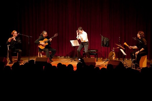 Tangos de la Resistencia: Pablo Andrés Giménez (flauta travesera), Gustavo Battaglia (guitarra), Sandra Rehder (voz), Pablo Cruz (percusión) © Pedro Mata