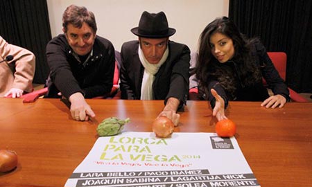 Luis García Montero y Antonio Arias en la presentación del concierto «Lorca para la Vega».