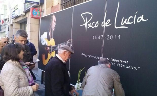 El Teatro Real de Madrid acogerá la primera capilla ardiente de Paco de Lucía.