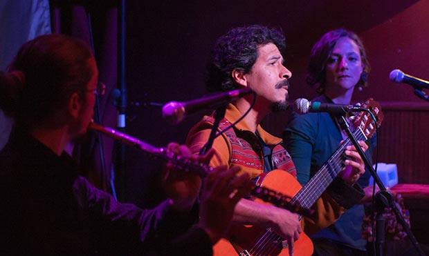 Pablo Giménez, Gaddafi Núñez y Ana Karina García. © Xavier Pintanel