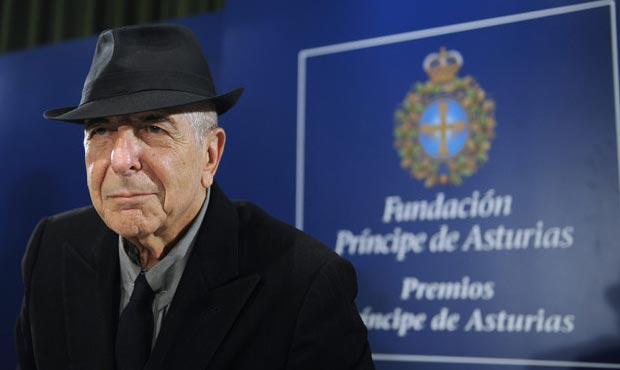 Leonard Cohen recibiendo el Premio Príncipe de Asturias de las Letras 2011.