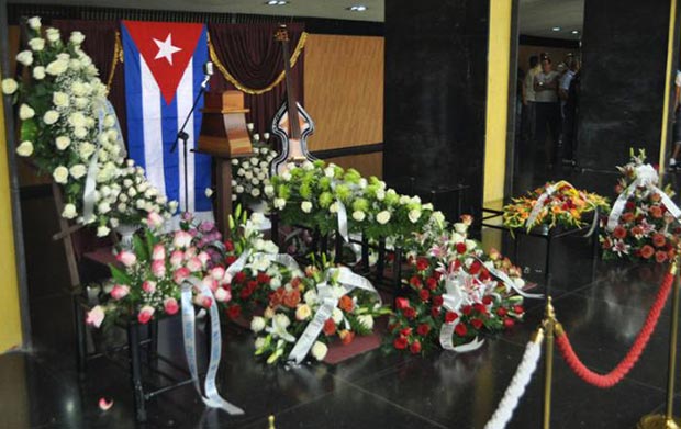 Las cenizas de Juan Formell se velan en el Teatro Nacional de La Habana. © Yander Zamora/Granma