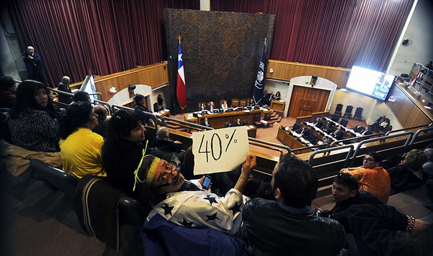 Florcita motuda en el Senado chileno. © Agencia UNO