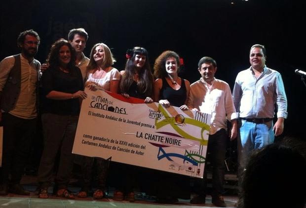 Los ganadores y finalistas del Certamen de Canción de Autor del IAJ 2014. © EP