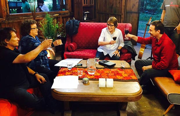 Teresa Parodi con Víctor Heredia, Marián Farías Gómez y Pedro Aznar en la estancia Cinacina de San Antonio de Areco.