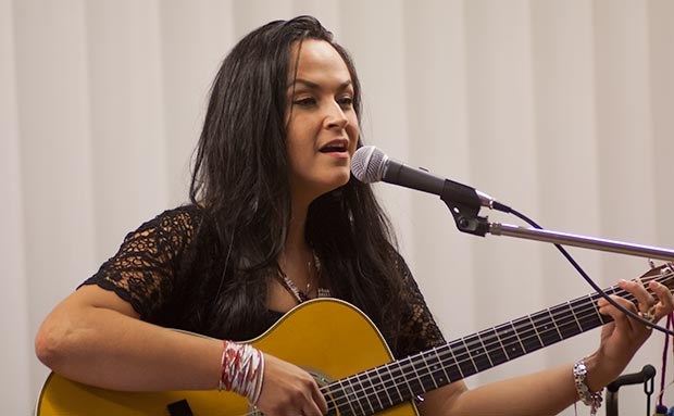 Paula Herrera en uno de sus conciertos en Europa. © Xavier Pintanel