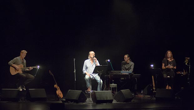 De izquierda a derecha: Tony Carmona, Luis Eduardo Aute, Cope Gutiérrez y Cristina Narea. © Xavier Pintanel