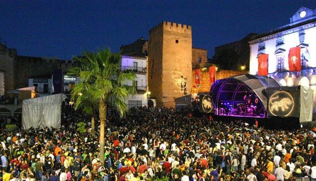 La CNMC impone una multa de 3,1 millones de euros a la SGAE por tarifas abusivas en los conciertos.