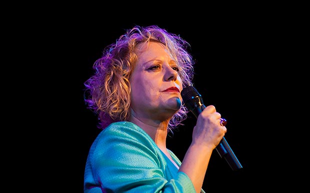 Marina Rossell en el Teatre Grec. © Xavier Pintanel