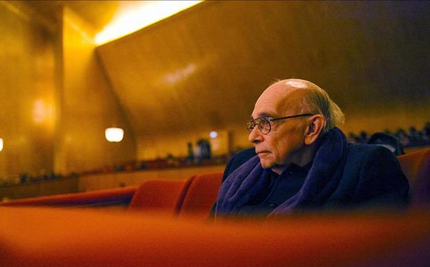 El maestro fundador del Sistema de Orquestas de Venezuela, Jose Antonio Abreu, asistió ayer domingo 16 de noviembre del 2014, a un concierto en el Teatro Konserthuset de Gotemburgo, Suecia. © EFE