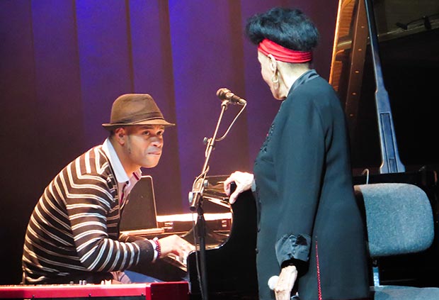 Roberto Fonseca con Omara Portuondo. © Isabel Llano