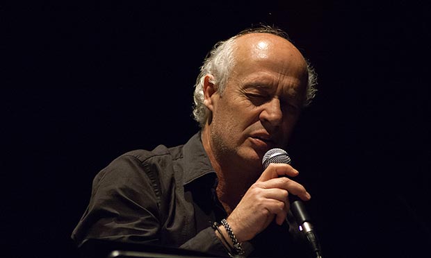 Joan Isaac canta «A Margalida». © Xavier Pintanel