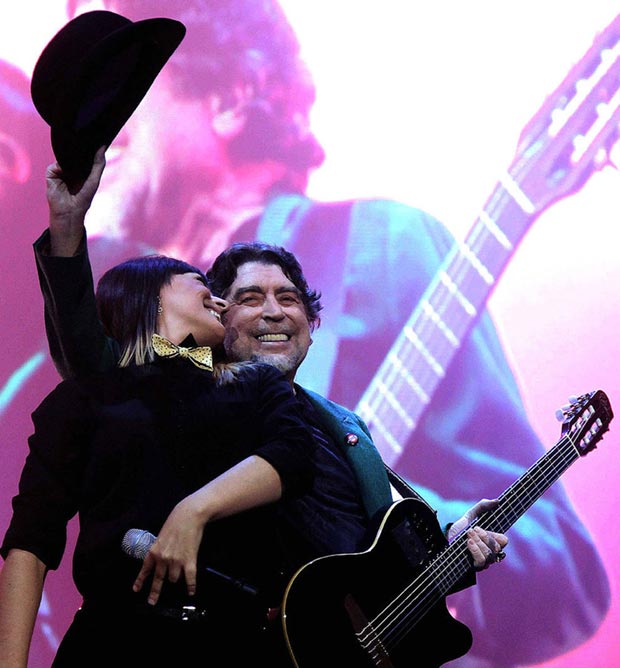 Joaquín Sabina y Mara Barros. © EFE