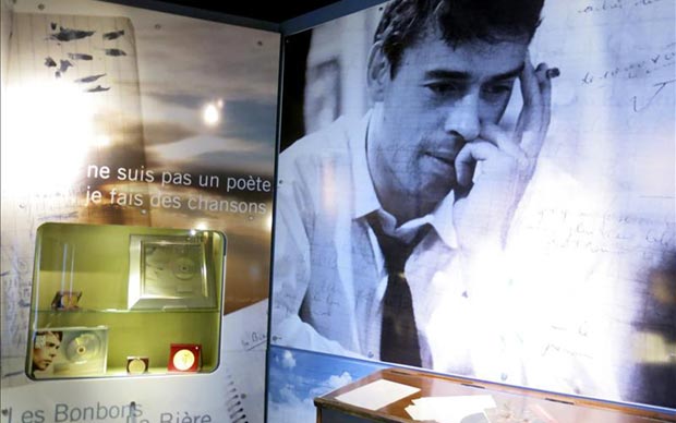 Vista de la exposición bruselense «J'aime les belgues» («Amo a los belgas»), una muestra que desde hoy explora la cara más íntima del cantautor Jacques Brel, un artista apasionado por su país.