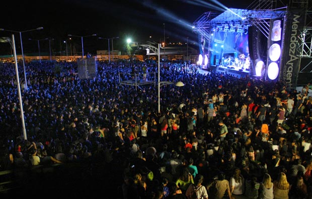 Más de 20.000 personas rindieron homenaje a Cerati en Mendoza. © Ministerio de Cultura de Mendoza