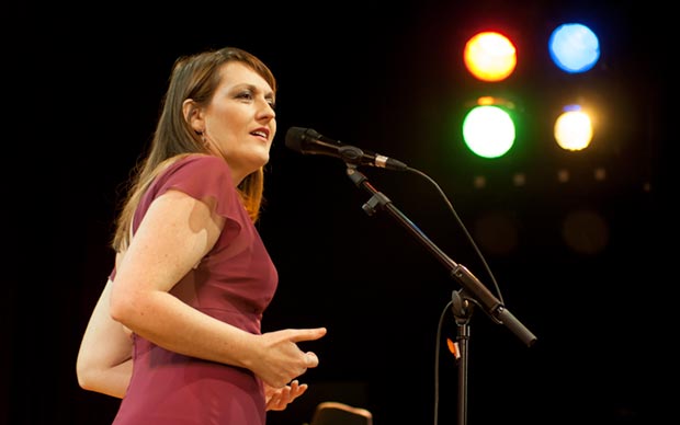 María José Hernández en el Auditori Barradas de L'Hospitalet de Llobregat © Xavier Pintanel